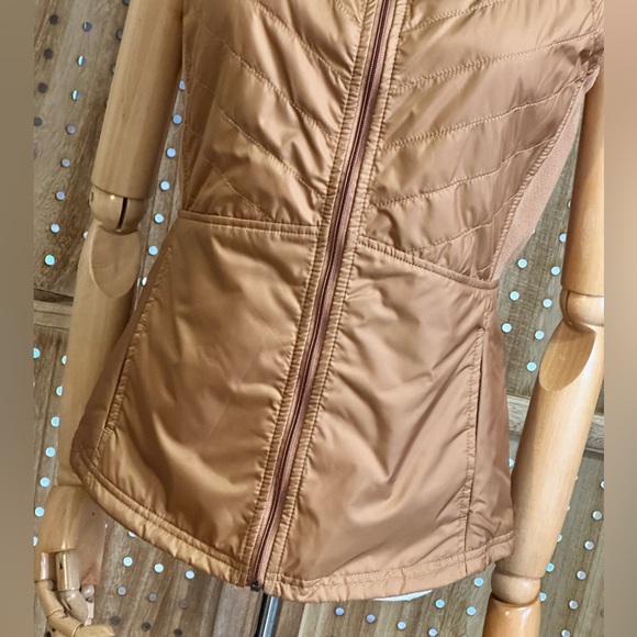 GUC Columbia Camel Brown Rain Resistant Hiking Vest - Picture 4 of 9